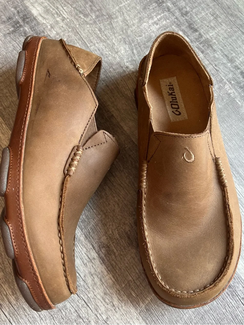 OluKai Men's Moloa Tobacco Brown Leather Slip-On Loafer Size 8